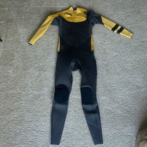 HURLEY 3x2 large tall wetsuit. never used!